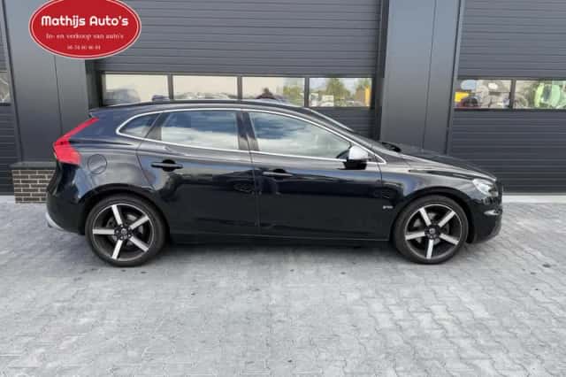 Volvo V40 (2013) thumbnail 3