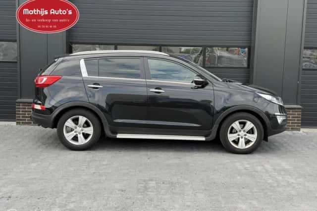 Kia Sportage (2011) thumbnail 3