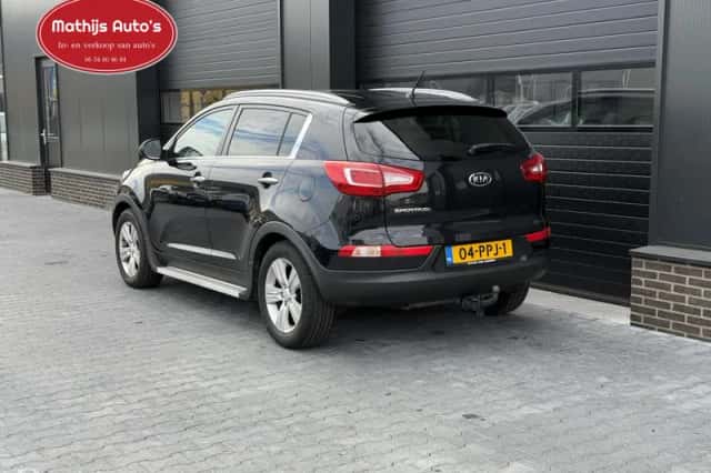 Kia Sportage (2011) thumbnail 4