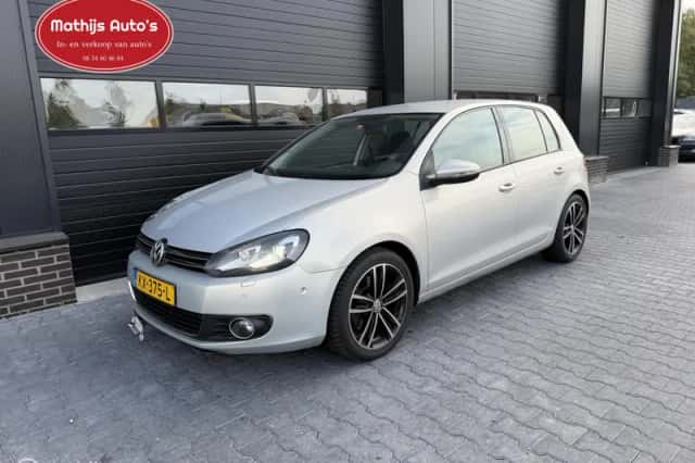 Volkswagen Golf (2010) thumbnail 3