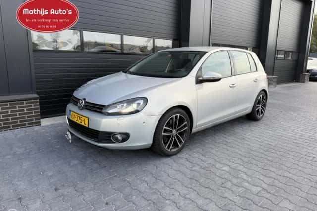 Volkswagen Golf (2010) thumbnail 4