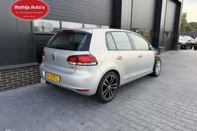 Volkswagen Golf (2010) thumbnail 6