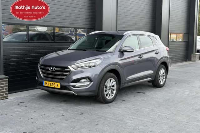 Hyundai Tucson (2015) thumbnail 4