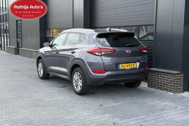 Hyundai Tucson (2015) thumbnail 6