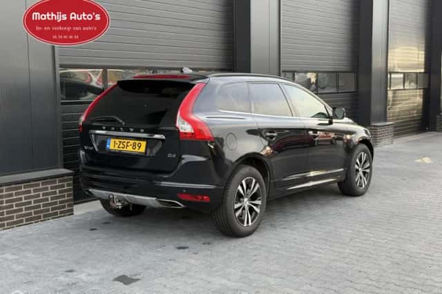 Volvo XC60 (2015) thumbnail 4