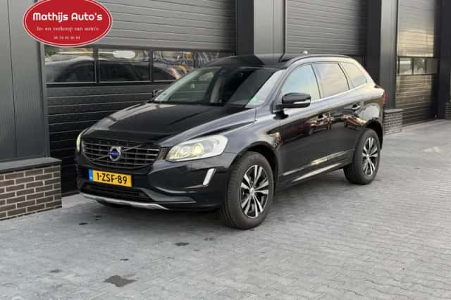 Volvo XC60 (2015) thumbnail 5
