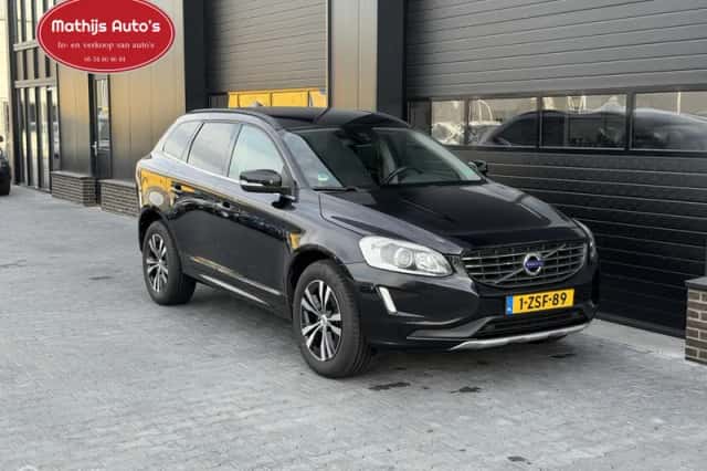 Volvo XC60 (2015) thumbnail 6