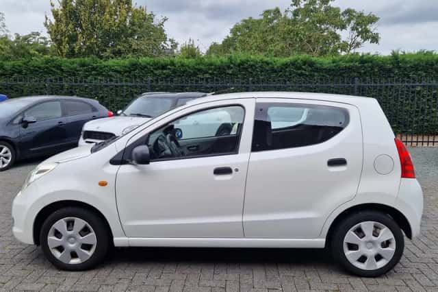 Suzuki Alto (2011) thumbnail 5