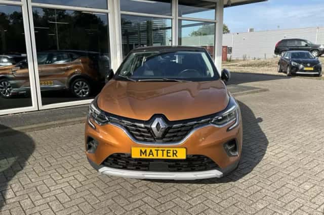 Renault Captur (2020) thumbnail 2