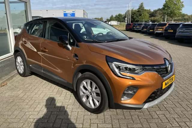 Renault Captur (2020) thumbnail 3
