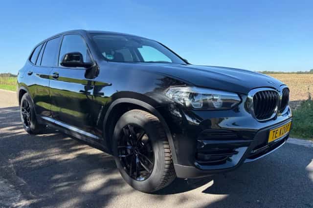 BMW X3 (2021) thumbnail 3