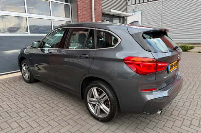 BMW X1 (2017) thumbnail 3
