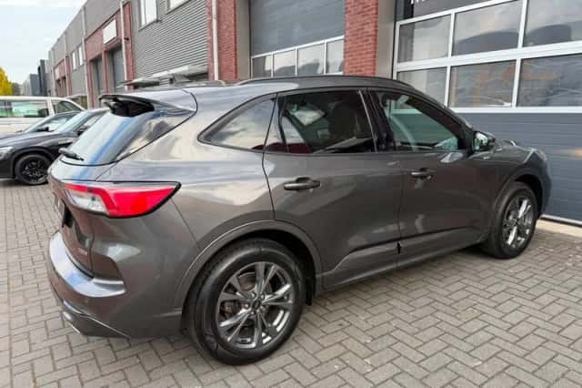 Ford Kuga (2021) thumbnail 5