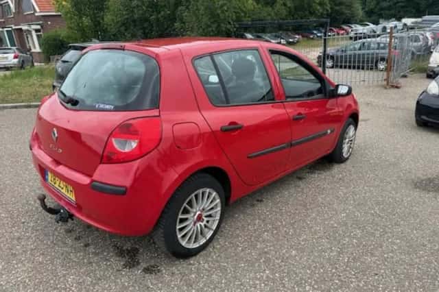 Renault Clio (2008) thumbnail 3