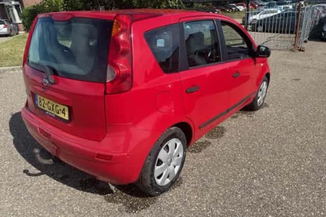 Nissan Note (2008) thumbnail 3