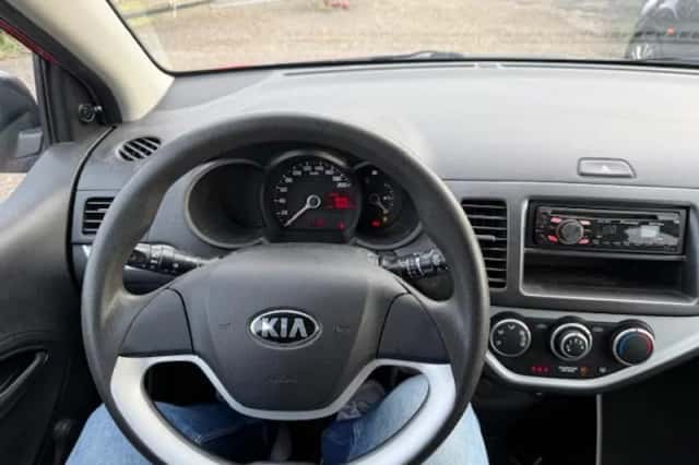 Kia Picanto (2012) thumbnail 2