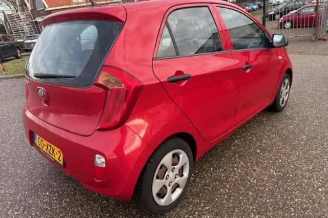 Kia Picanto (2012) thumbnail 3