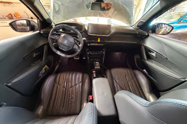 Peugeot 208 (2022) thumbnail 2