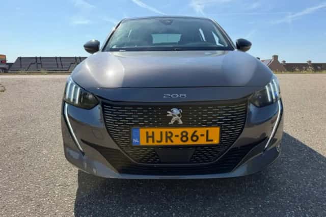 Peugeot 208 (2022) thumbnail 3