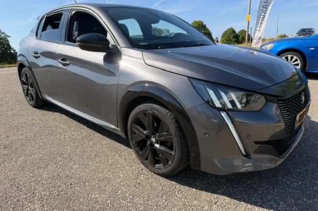 Peugeot 208 (2022) thumbnail 4