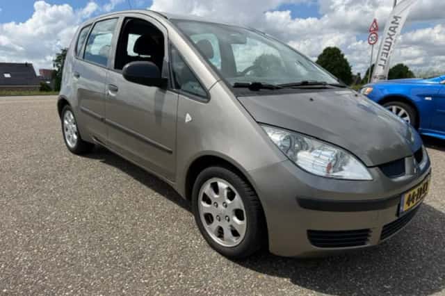 Mitsubishi Colt (2007) thumbnail 5