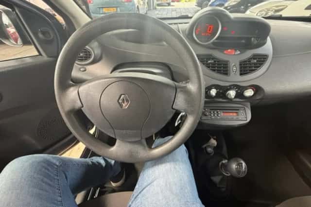 Renault Twingo (2010) thumbnail 2