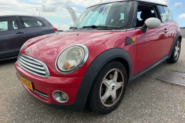 MINI Cooper (2007) thumbnail 1