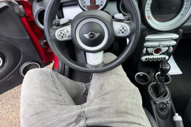 MINI Cooper (2007) thumbnail 2