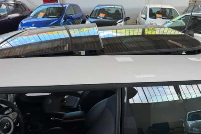 MINI Cooper (2007) thumbnail 3