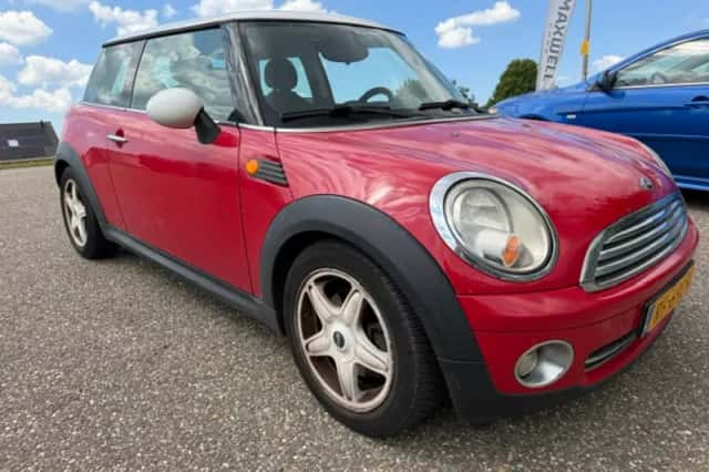 MINI Cooper (2007) thumbnail 6