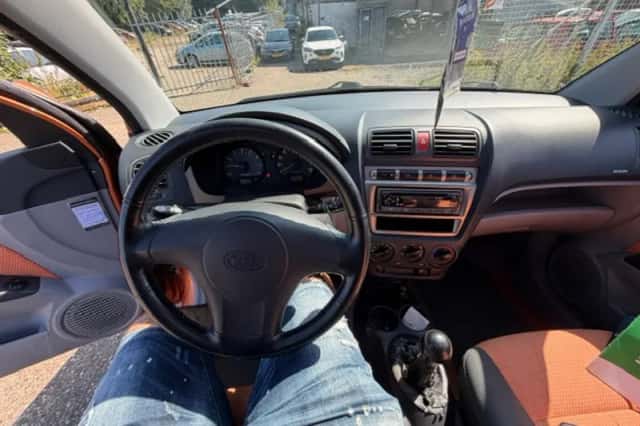 Kia Picanto (2004) thumbnail 2
