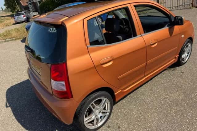 Kia Picanto (2004) thumbnail 3