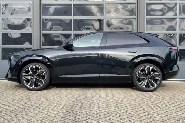 Mazda CX-6e (2026) thumbnail 2