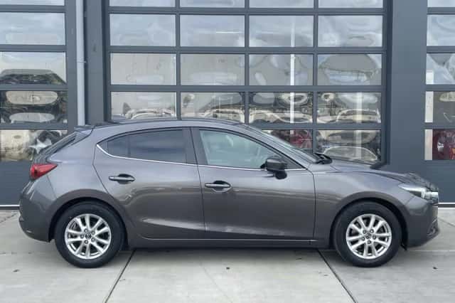 Mazda 3 (2017) thumbnail 4