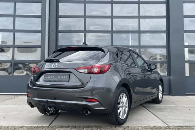 Mazda 3 (2017) thumbnail 5