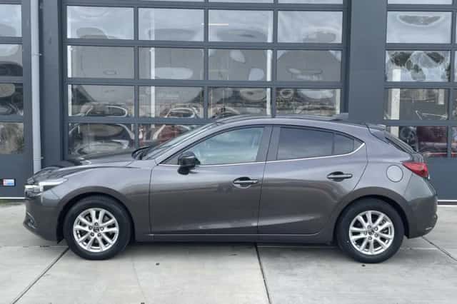 Mazda 3 (2017) thumbnail 6