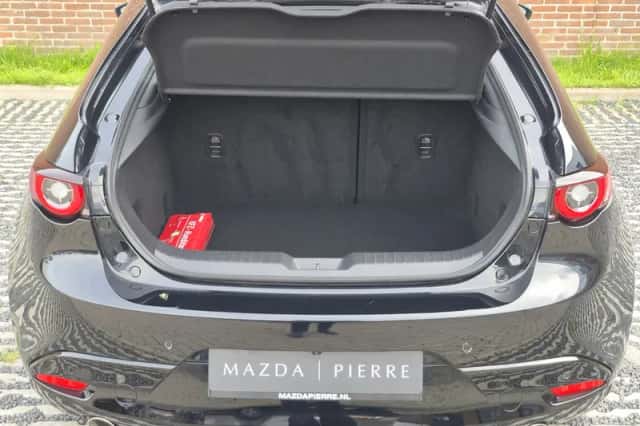 Mazda 3 (2023) thumbnail 6