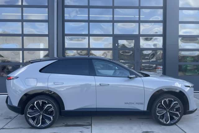 Mazda CX-6e (2026) thumbnail 4