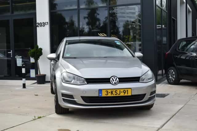 Volkswagen Golf (2013) thumbnail 1