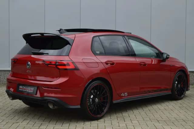 Volkswagen Golf (2021) thumbnail 2