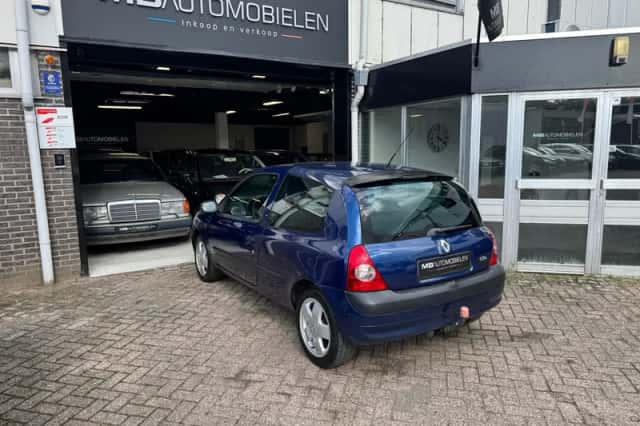 Renault Clio (2002) thumbnail 6