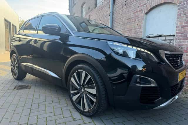 Peugeot 3008 (2016) thumbnail 4