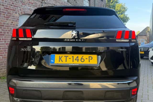 Peugeot 3008 (2016) thumbnail 6