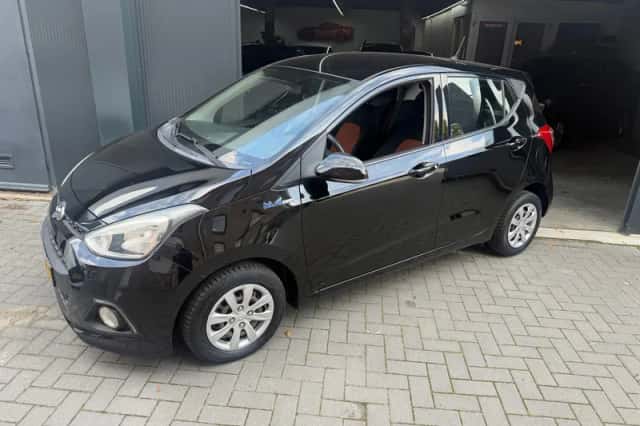 Hyundai i10 (2014) thumbnail 1
