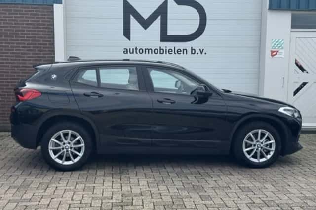 BMW X2 (2019) thumbnail 2