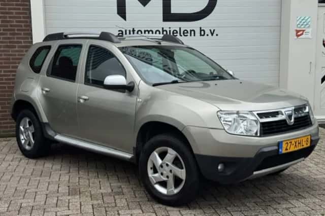 Dacia Duster (2012) thumbnail 1