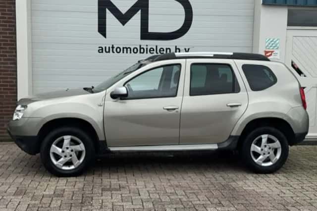 Dacia Duster (2012) thumbnail 3