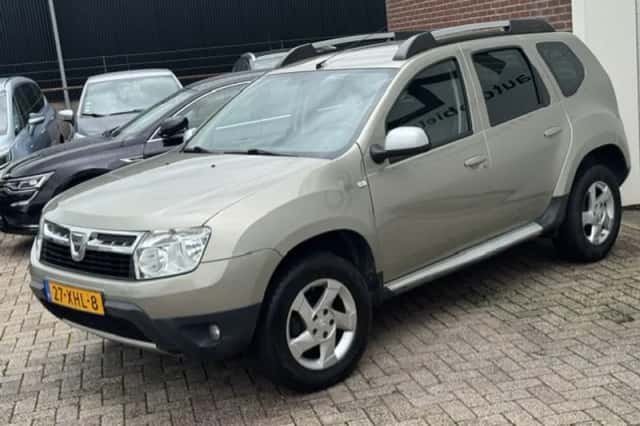 Dacia Duster (2012) thumbnail 4