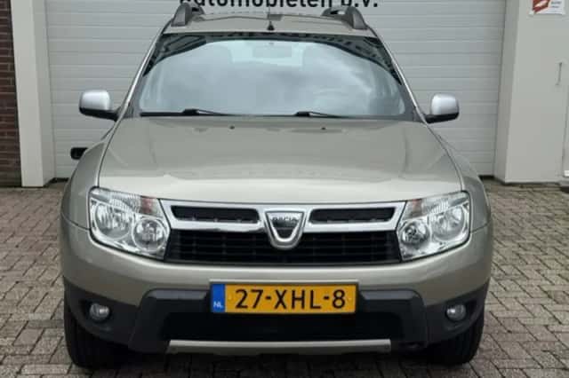 Dacia Duster (2012) thumbnail 5