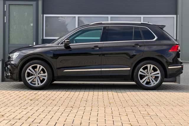 Volkswagen Tiguan (2017) thumbnail 2
